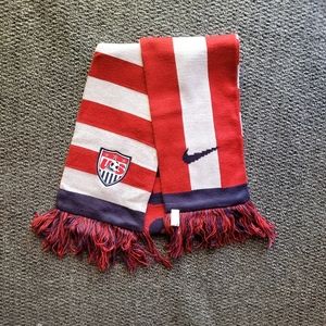 Nike soccer team USA scarf one size
